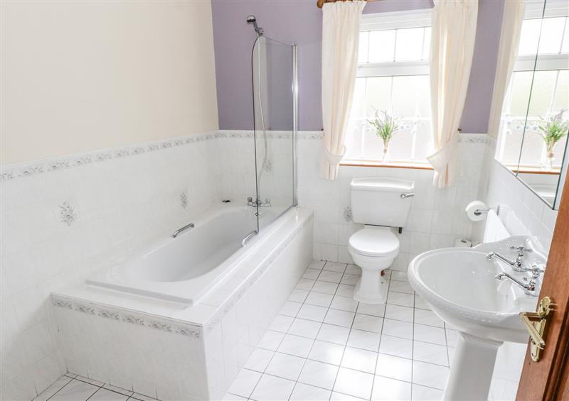 The bathroom at Red Cottage, Collooney