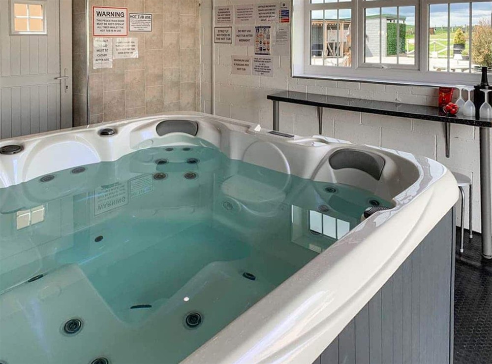 Hot tub at Red Kite Cottage in Consett, Durham