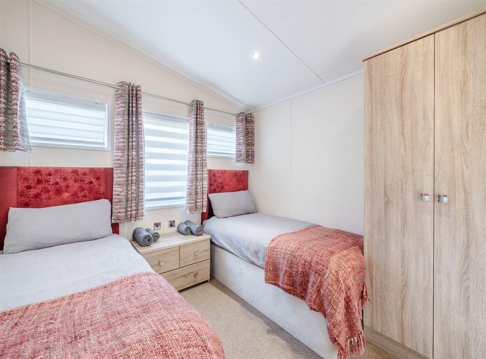 Twin bedroom (photo 4) at Red Robin in Cheddar, Somerset