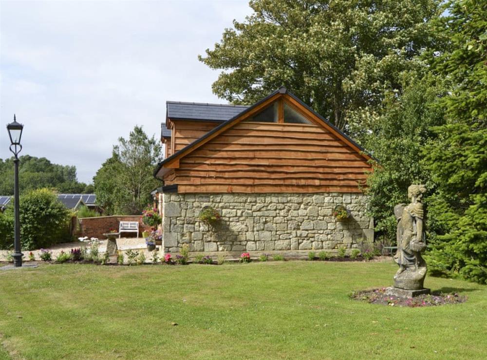 Red Squirrel Cottage is a detached property