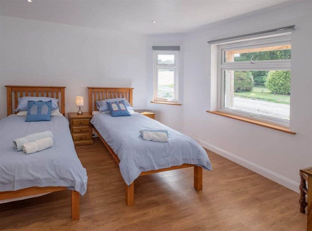 Good-sized twin bedroom at Red Squirrel Lodge in Wootton, near Newport, Isle of Wight