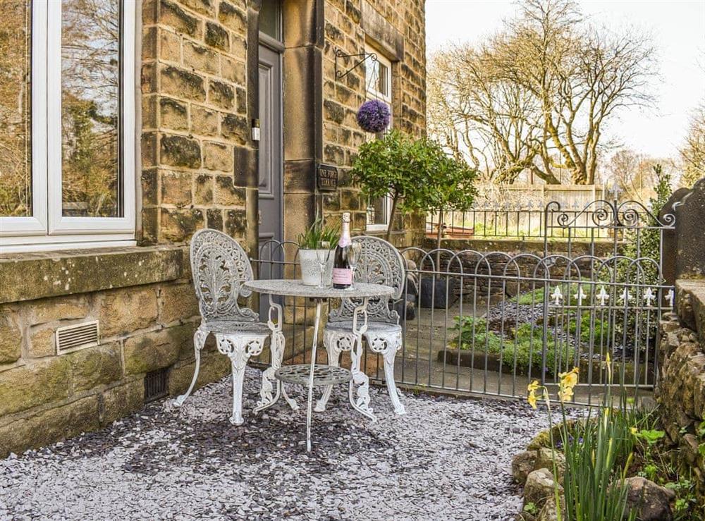 Sitting-out-area at Redmans Retreat in Chinley, near High Peak, Derbyshire