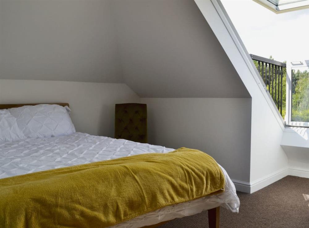 Double bedroom at Reeds Farmhouse in Farnham, Hampshire