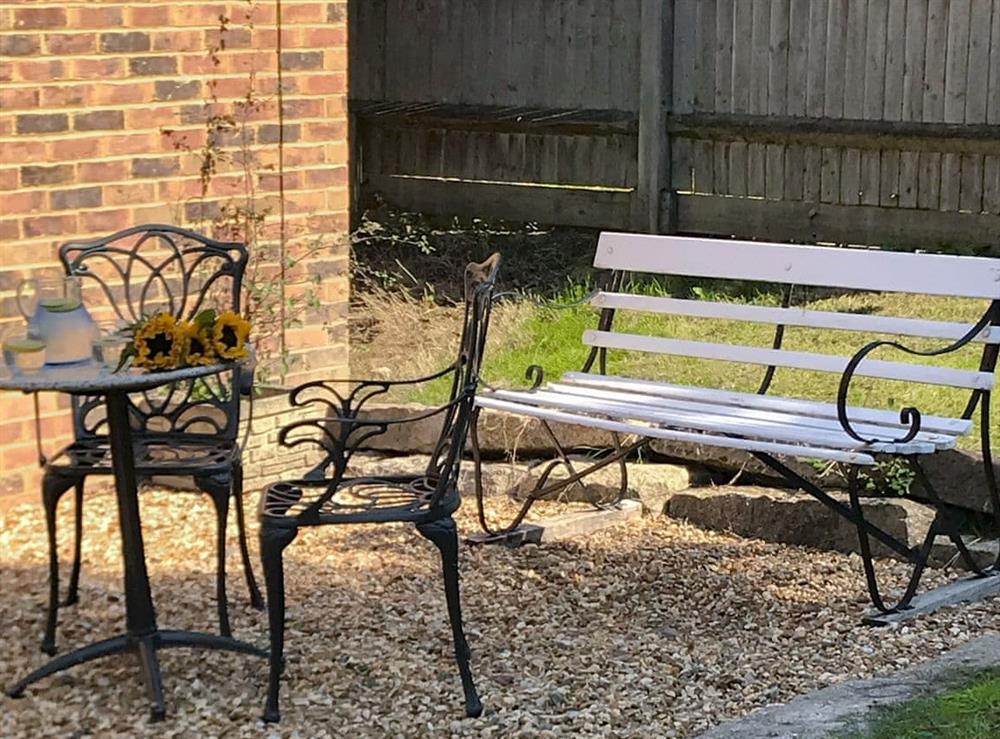 Sitting-out-area at Reeds Farmhouse in Farnham, Hampshire