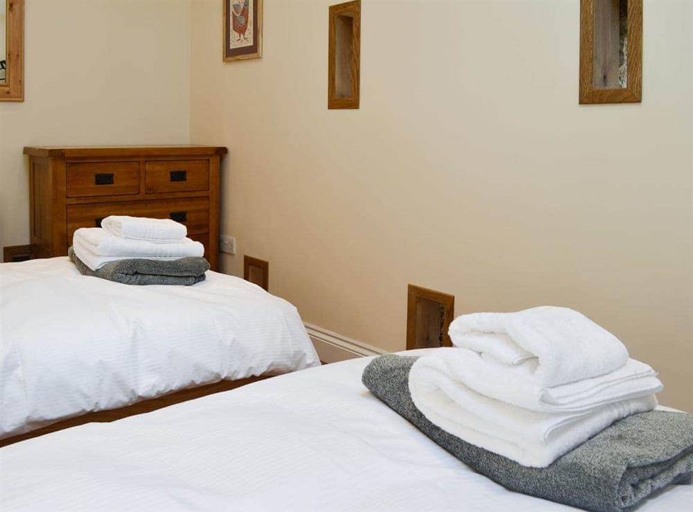 Spacious twin bedroom at Reivers Retreat in Denton Mill, near Brampton, Cumbria