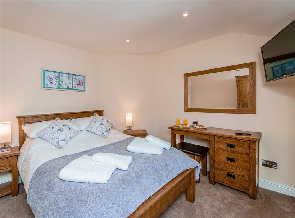 Relaxing bedroom at Rhiew Bank in Bwlch-y-ffridd, near Newtown, Powys