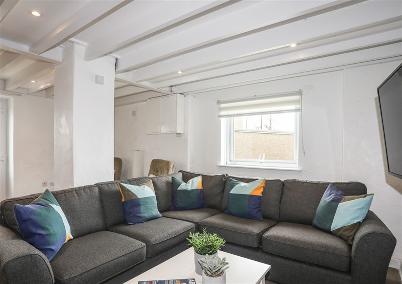 The living area at Rhiw - 1 Tyn Don, Abersoch