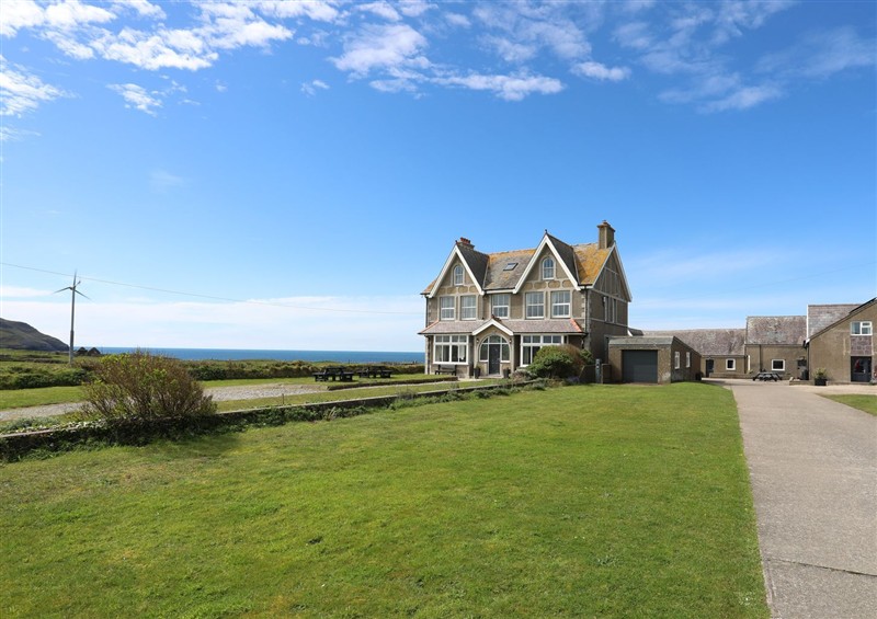 This is the garden at Rhiw - 1 Tyn Don, Abersoch