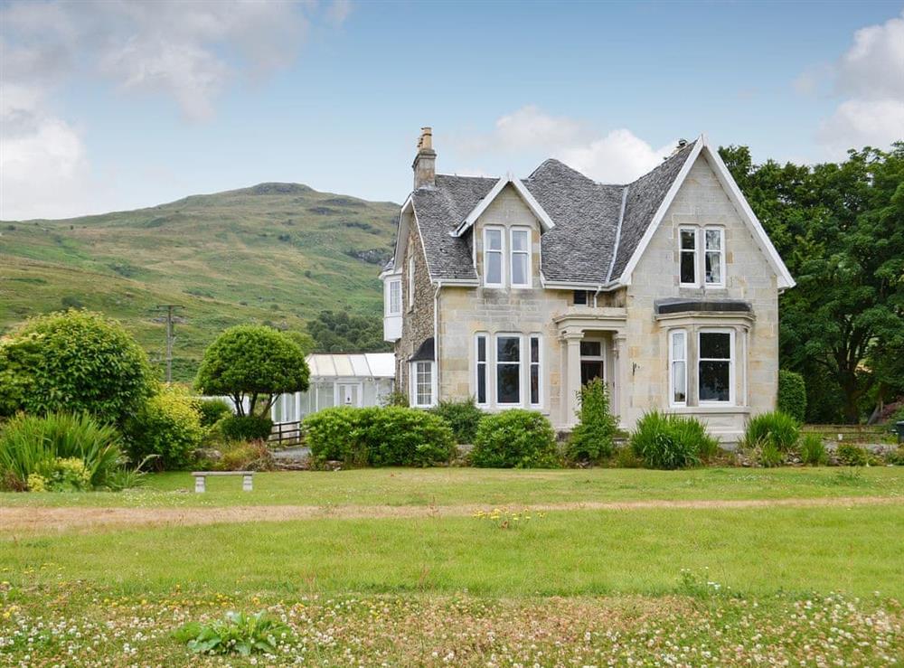 Rhumhor House in Carrick Castle, near Lochgoilhead, Argyll sleeps 8