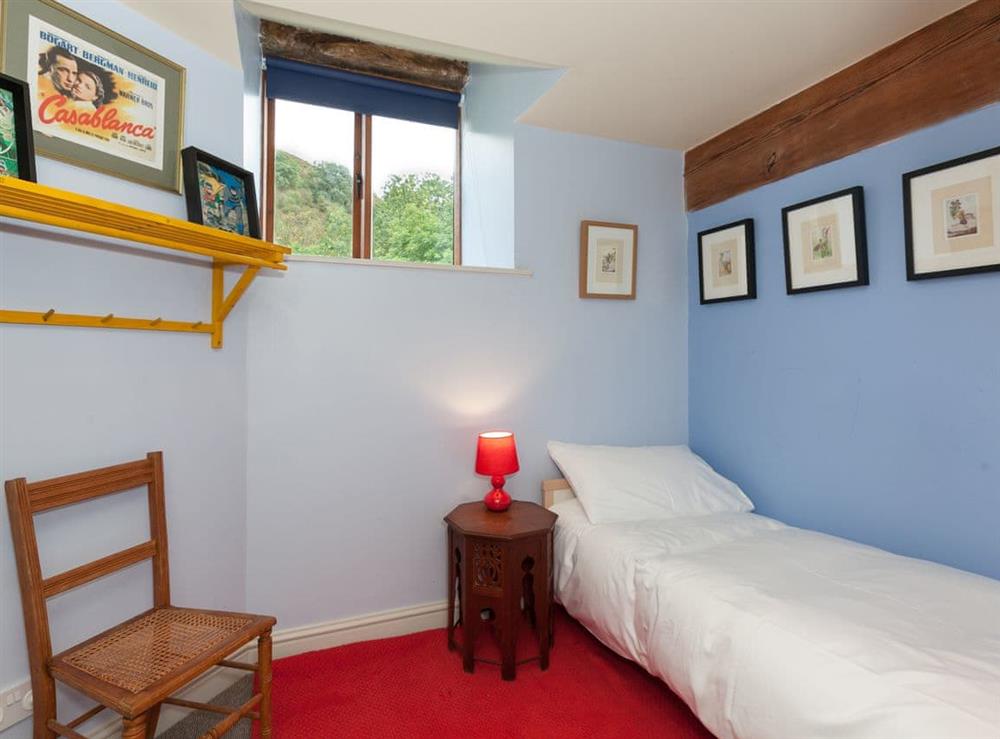 Peaceful single bedroom at Rhydloes Mill in Llansilin, near Oswestry, Powys