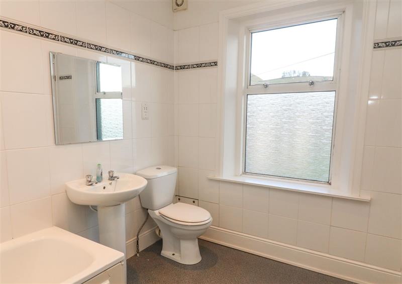 The bathroom at Ribblesdale Cottage, Settle