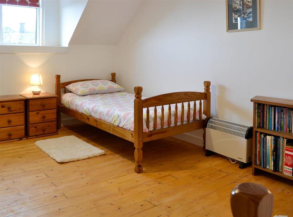 Bedroom with twin single beds at Rig Cottage in Durisdeer, near Thornhill, Dumfriesshire