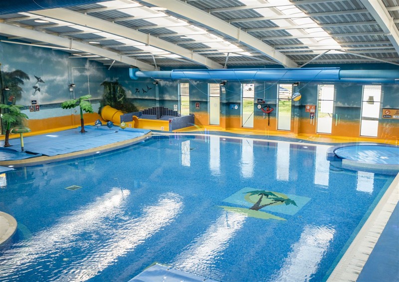 There is a swimming pool at Ripples & Reeds - Billing Aquadrome, Billing Aquadrome Holiday Park