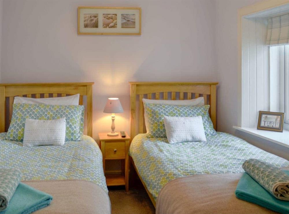 Cosy twin bedroom at River Cottage in Newton Stewart, Wigtownshire