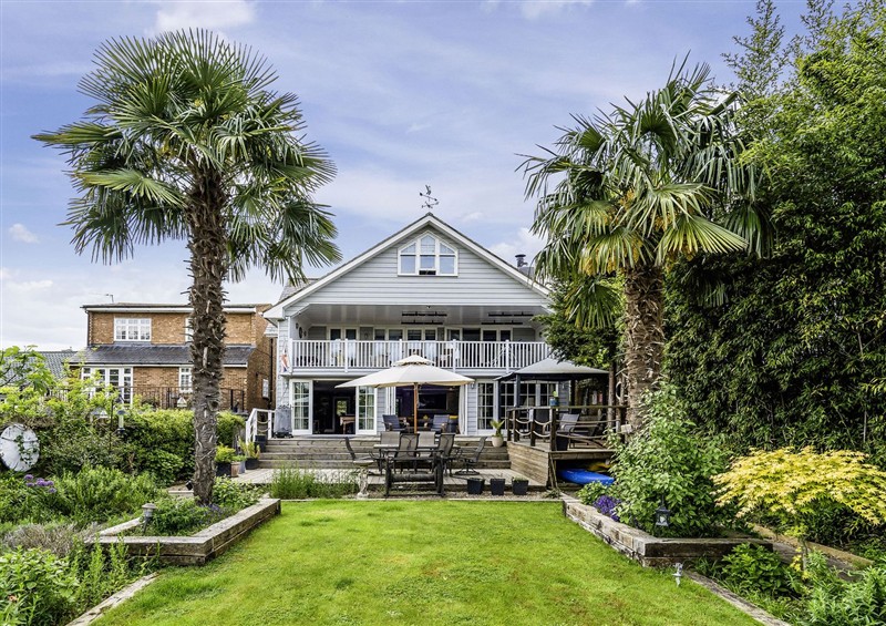 The setting at River Haven, Thames Ditton
