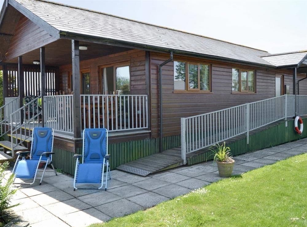 Delightful holiday home at River Retreat in Brundall, Norfolk