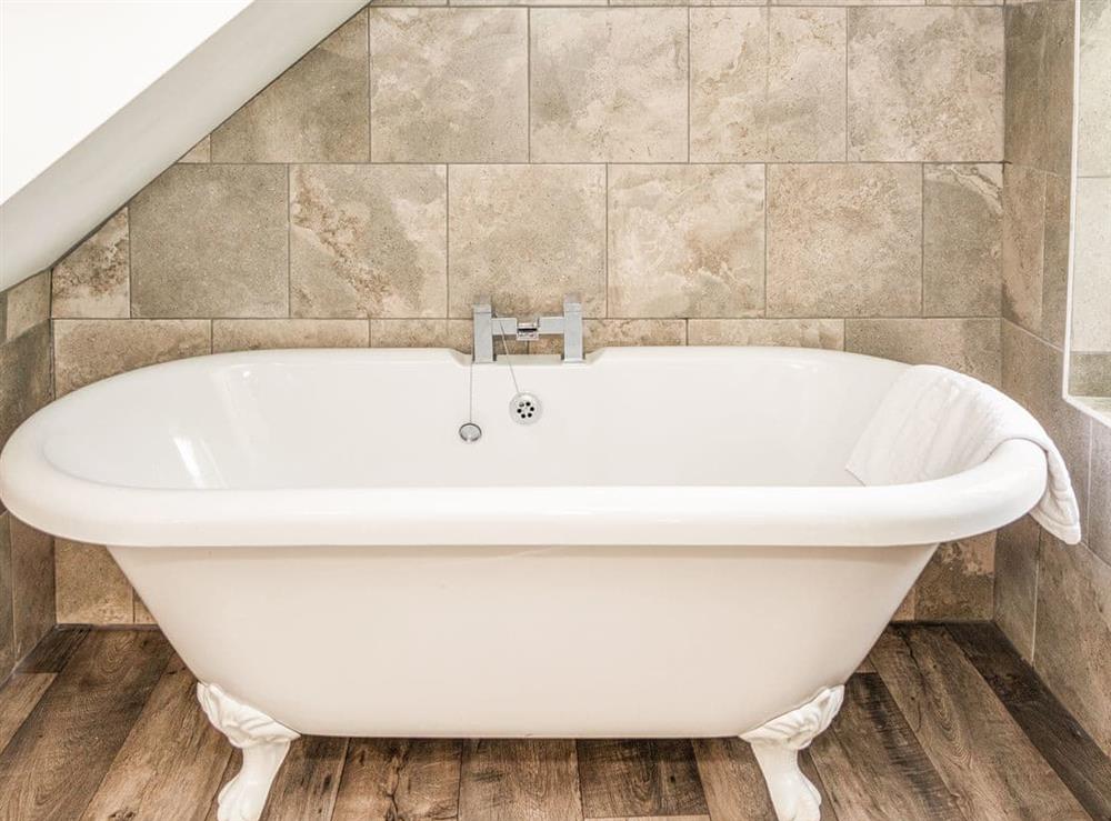 Double bedroom (photo 5) at 3 Mount Pleasant, 