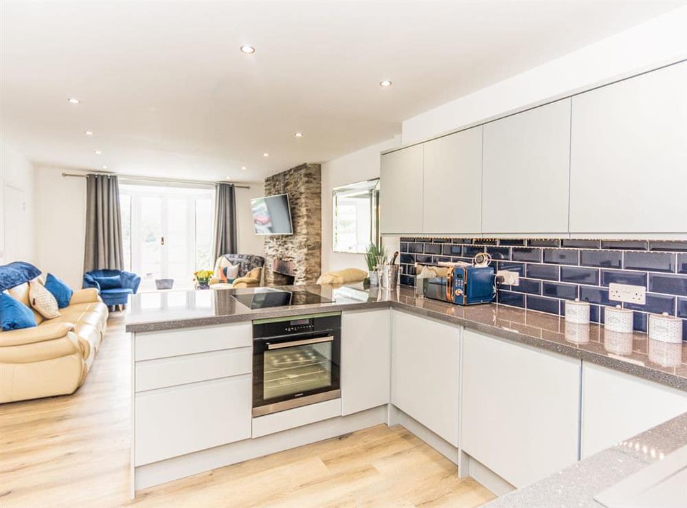 Kitchen area (photo 2) at 3 Mount Pleasant, 