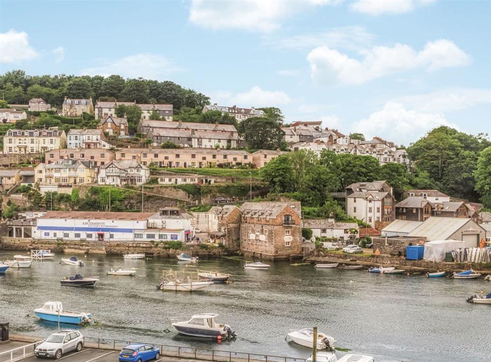 Surrounding area (photo 2) at 3 Mount Pleasant, 