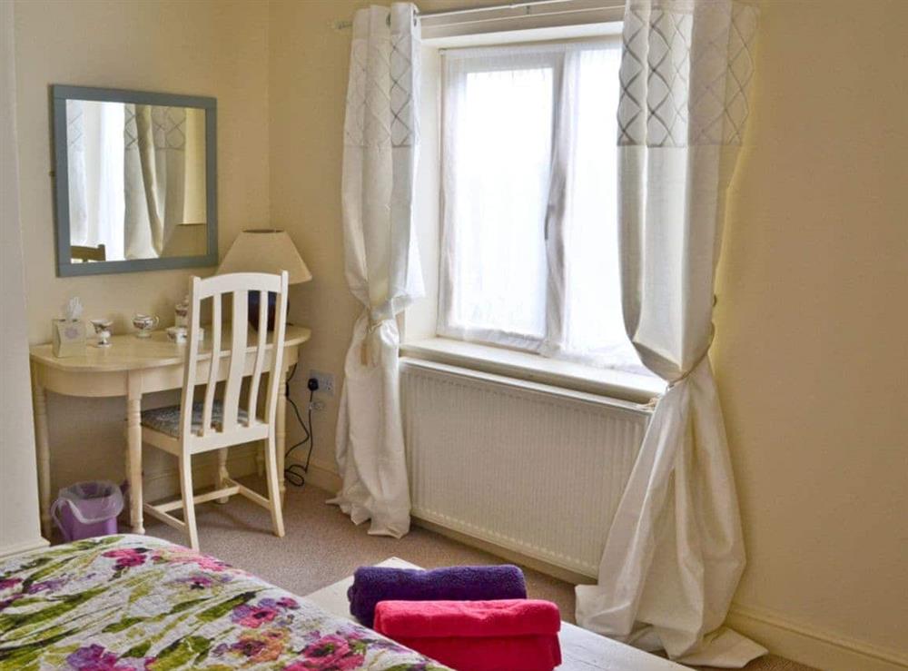 Double bedroom at Riverbank Cottage in Althorpe, near Scunthorpe, South Humberside