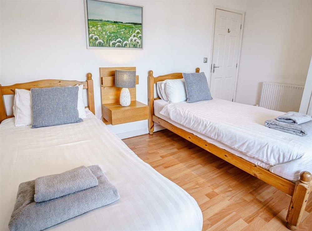 Twin bedroom (photo 4) at Rivers Mouth in Gwbert, Cardigan Bay, Dyfed