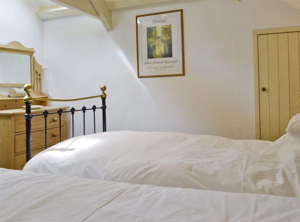 Airy twin bedroom at Riverside Cottage in Betws-y-Coed, Gwynedd