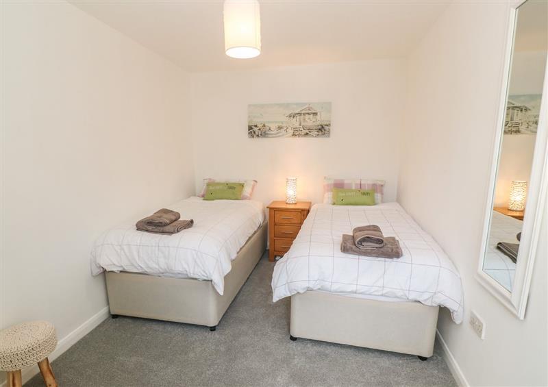 Twin bedroom at Riverside Cottage, Flushing, Cornwall