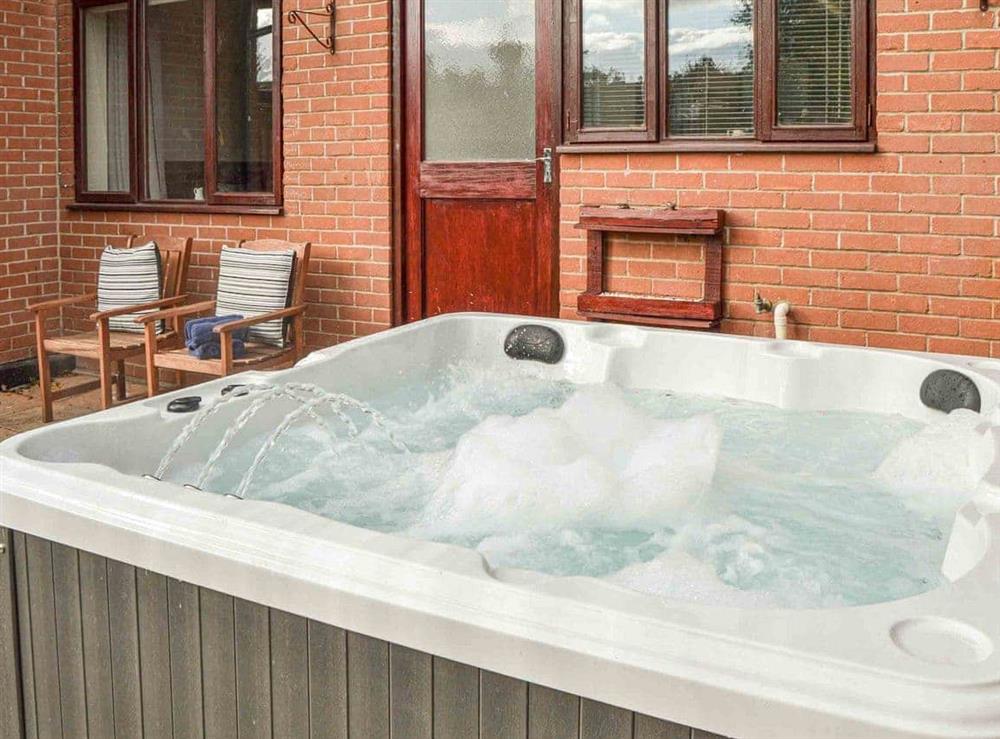 Hot tub at Riverside Cottage in Loddon, Norfolk