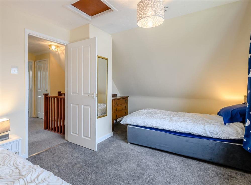 Twin bedroom at Riverside Cottage in Loddon, Norfolk
