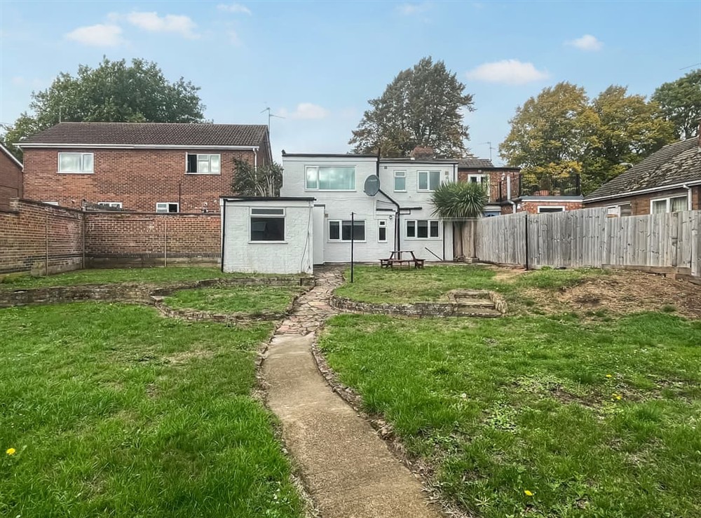 Exterior (photo 2) at Riverside Cottage in Spalding, Lincolnshire
