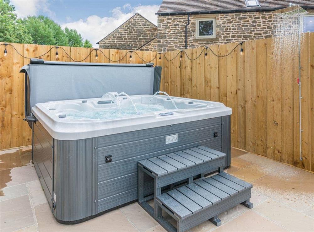 Hot tub at Riverside Dairy in Thornhill, Hope Valley, Derbyshire