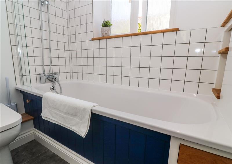 Bathroom (photo 2) at Riverside Summercourt, Penryn