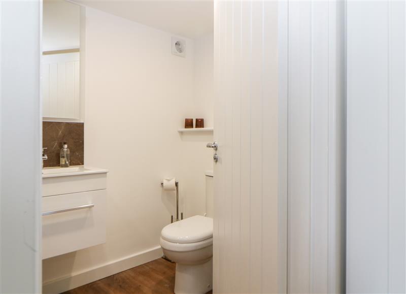 The bathroom at Riverview @ 1 Brunel View, Saltash