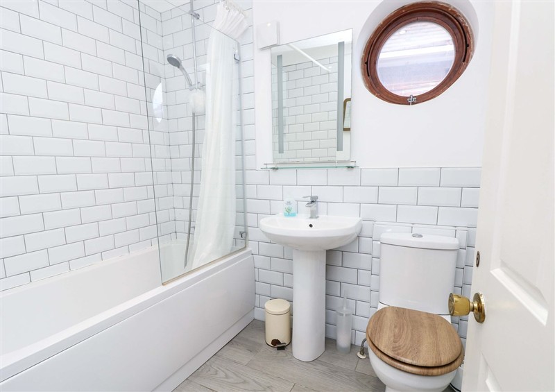 The bathroom at Riverview, Hamble