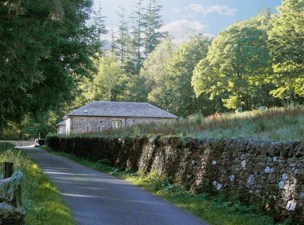 Private road leading to family friendly cottage situated in Trossachs National Park