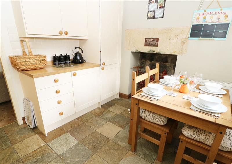 The kitchen at Robin Cottage - 2 The Meadows, Darley Dale near Matlock