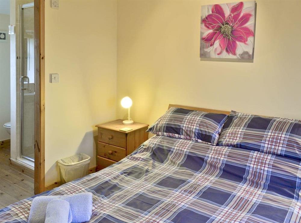 Double bedroom (photo 2) at Robin in Flamborough, North Humberside