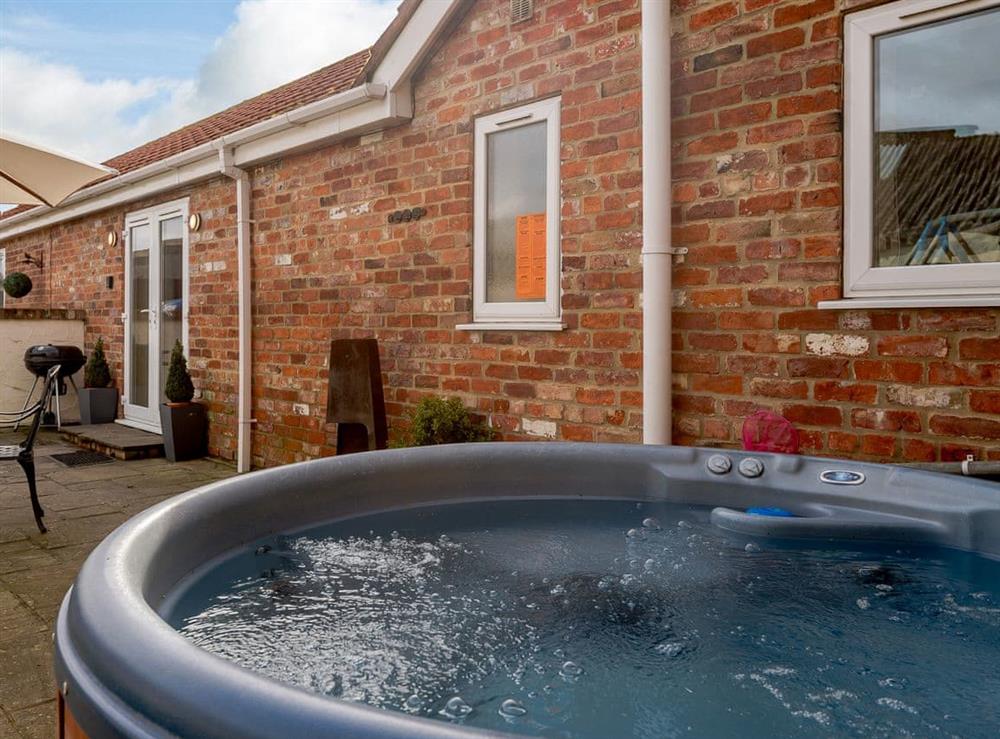 Unwind in your own secluded hot tub at Robins Barn in Skegness, Lincolnshire