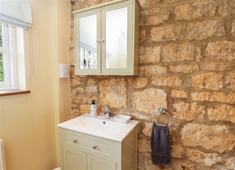 The bathroom (photo 2) at Robins Nest, Bourton-On-The-Water