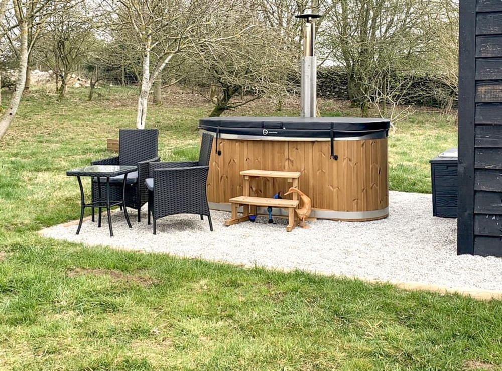 Hot tub at Robins Nest in Foolow, near Hope Valley, Derbyshire