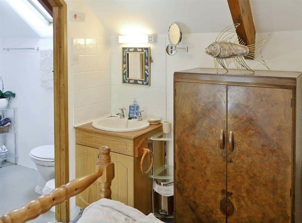 En-suite at Rock Barn in St Issey, near Padstow, Cornwall