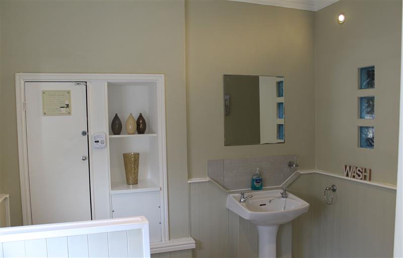 The bathroom (photo 2) at Rockton House, Whitby