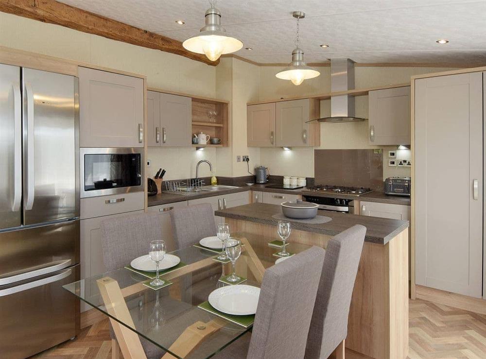 Well equipped kitchen/ dining area at Rockville Lodge, 