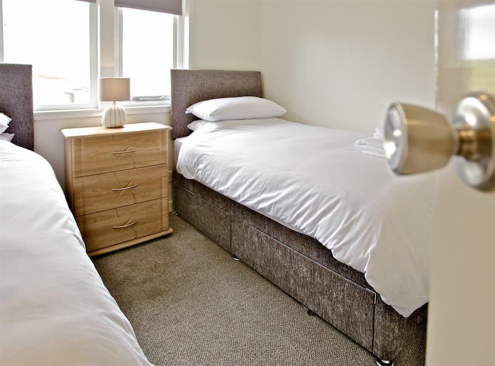 Comfy twin bedroom (photo 2) at Rockworks Chalets No. 6, 