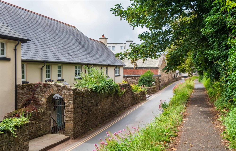 This is the setting of Rocky's Cottage (photo 2) at Rocky's Cottage in Thurlestone