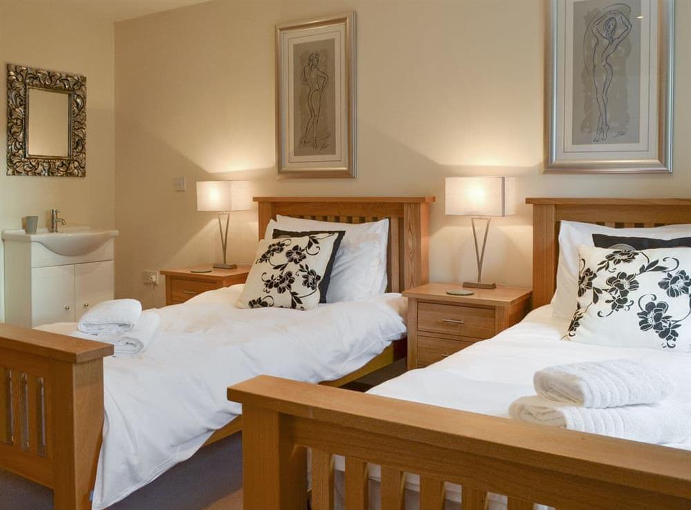Light and airy twin bedroom at Rolton House in Ambleside, Cumbria
