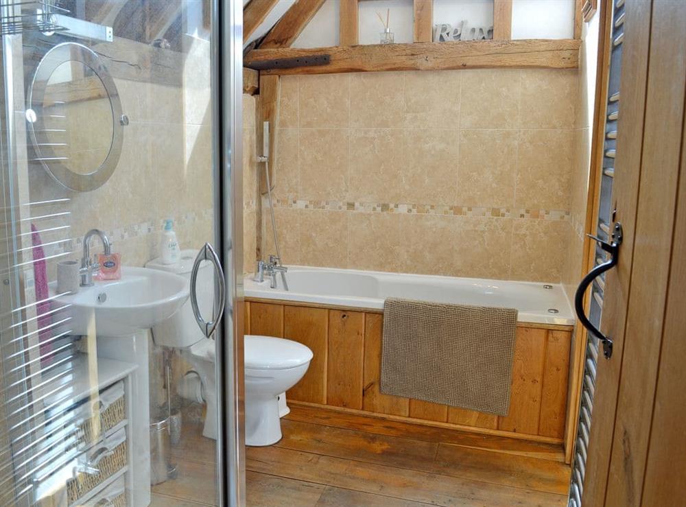 Stylish en-suite bathroom (photo 2) at Romden Barn in Smarden, near Ashford, Kent