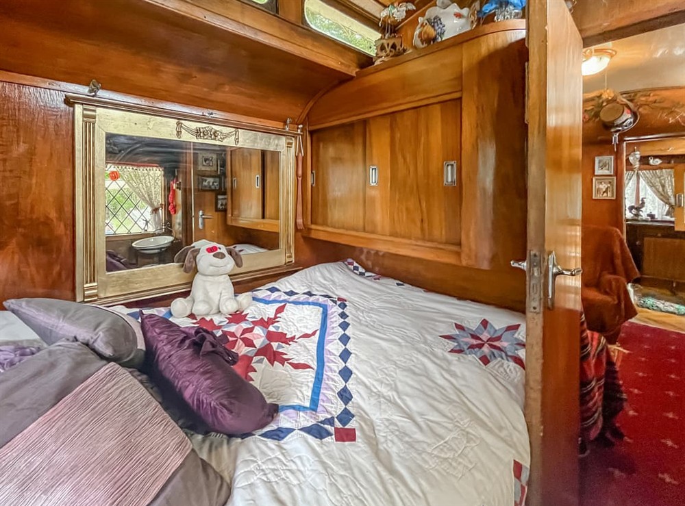 Double bedroom (photo 2) at Romney Wagon in Hailsham, East Sussex