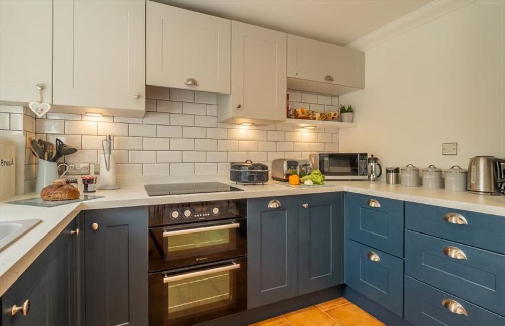 Ground floor: Lovely bespoke well-equipped kitchen at Roof Top View, Wells-next-the-Sea