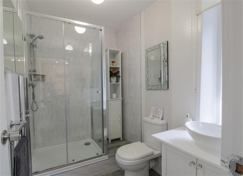 This is the bathroom at Rosalin Cottage, Dreghorn near Irvine